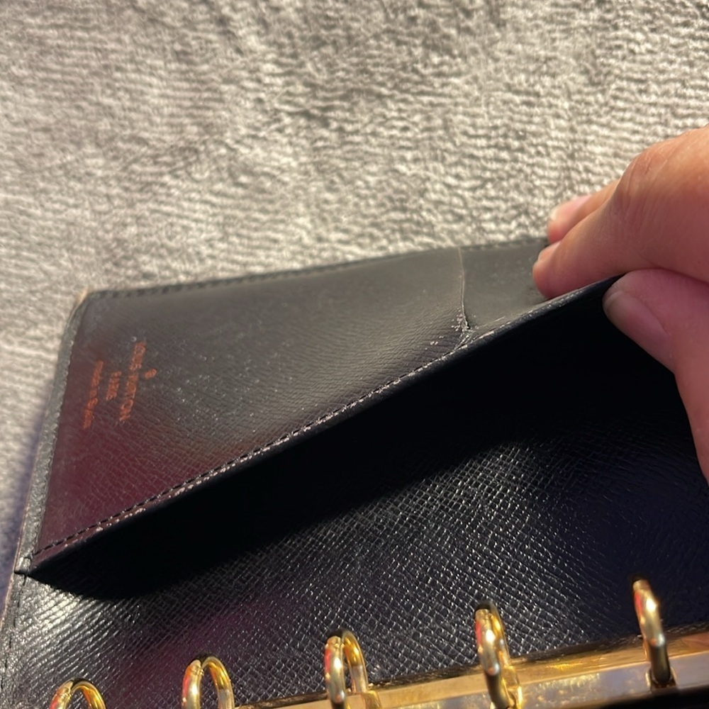 Louis Vuitton Authentic Epi Castillan Red Ring Agenda Cover. - Picture 6 of 8